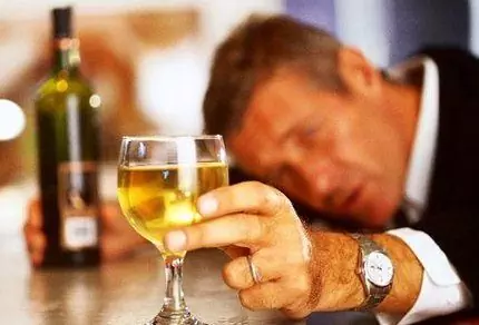 Alcoholisme - Soorten, Stadia, Behandeling, Preventie