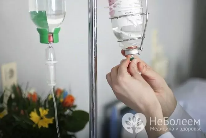 Hepatita B acută este tratată într-un spital cu infuzie picurată de preparate de glucoză și potasiu