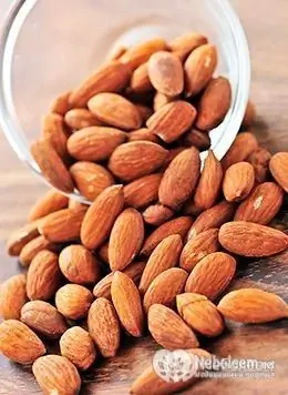 Calorie content of almonds - 600 kcal per 100 g