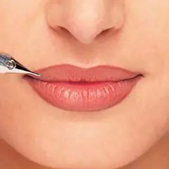 Lip Tatovering - Anmeldelser, Konsekvenser, Helbredelse