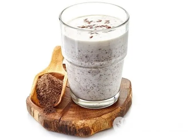 Flax seeds are often consumed, filled with kefir - a tasty and healthy dietary drink is obtained