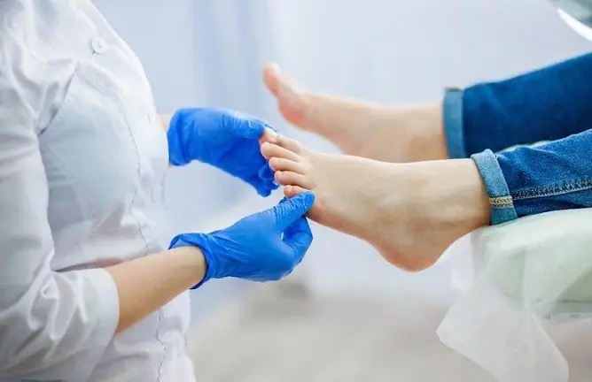 Feet Sweat And Smell: What To Do, Home Treatment