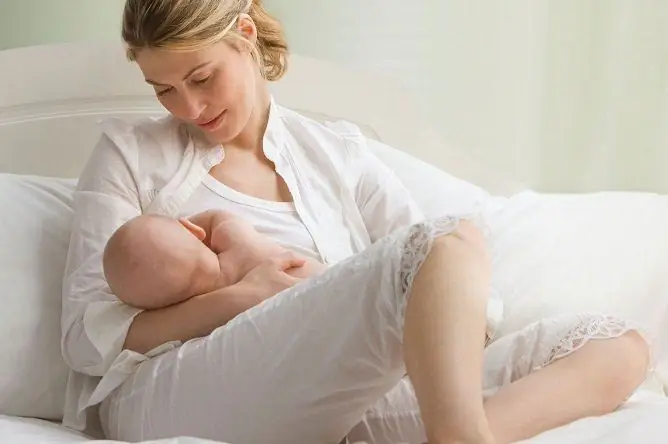 How To Treat A Cough While Breastfeeding: Alternative Methods