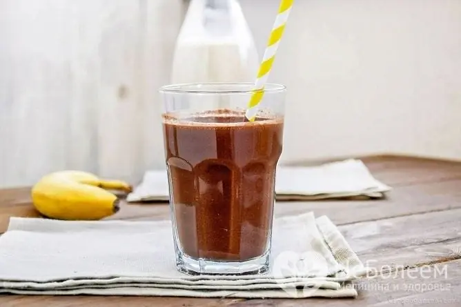 Sia gli adulti che i bambini adorano prendere il latte di banana al cioccolato