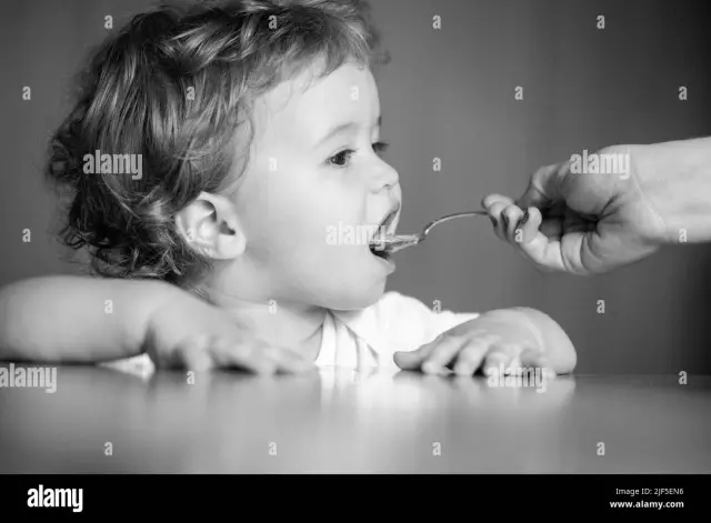 Feeding A Baby At 2 Months